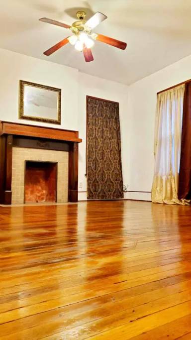 Main picture of 23 Lexington Ave