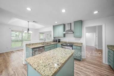 Main picture of 3313 Country Meadow Ln