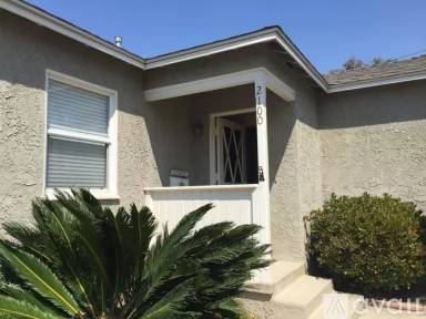 Main picture of 2100 Lynngrove Dr