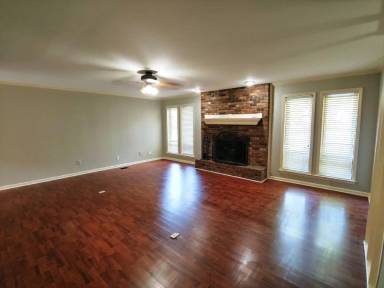 Main picture of 5 Hickory Ln