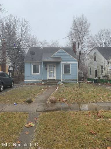 Main picture of 15886 Novara St