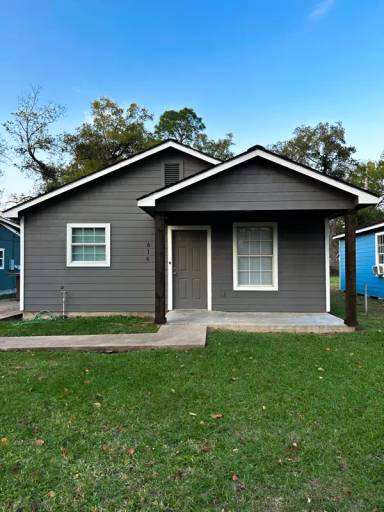 Main picture of 614 W Peach St