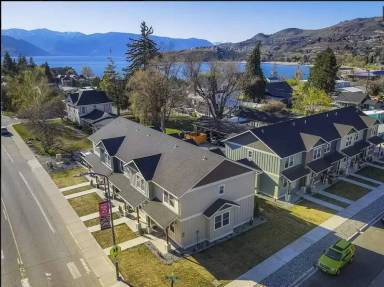 Main picture of 430 S 2nd St