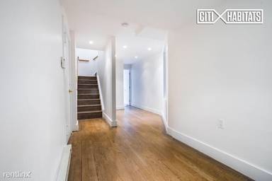 Main picture of 222 E 27th St