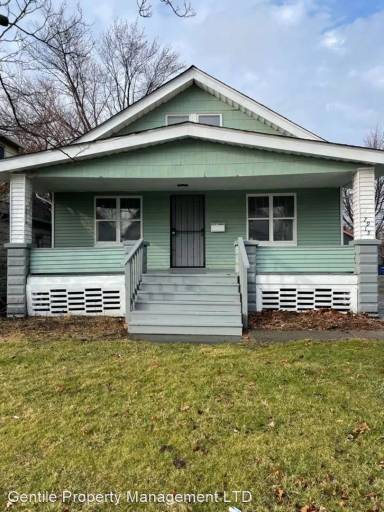 Main picture of 7915 Vineyard Ave