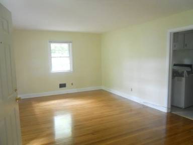 Main picture of 407 Smith Ave