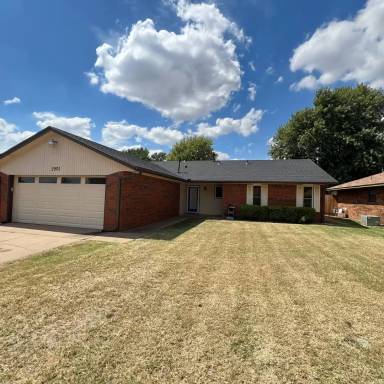 Main picture of 2902 Liberty Ln