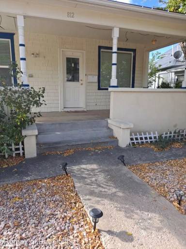Main picture of 812 W 17th St