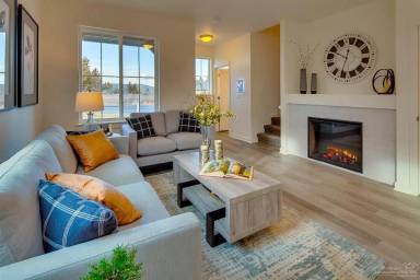 Main picture of 2537 NE Purcell Blvd