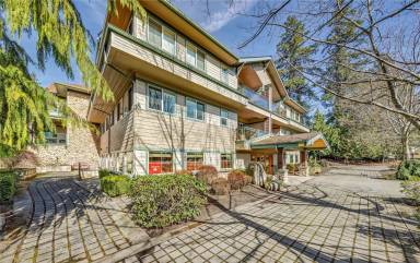 Main picture of 360 Knechtel Way NE