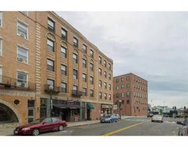 Main picture of 479 Hanover St