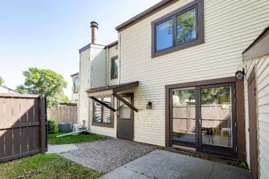 Main picture of 1015 N 39th St