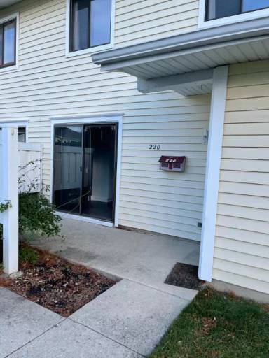 Main picture of 220 N Waterford Dr