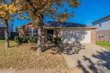 Main picture of 1425 Trading Post Dr