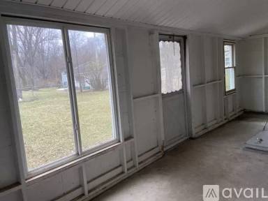 Main picture of 410 W Hamburg St