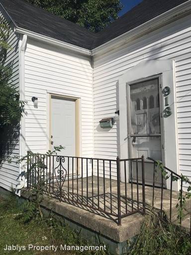 Main picture of 918 W 12th St