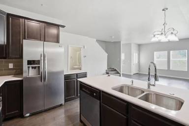 Main picture of 3848 Manhattan Ave