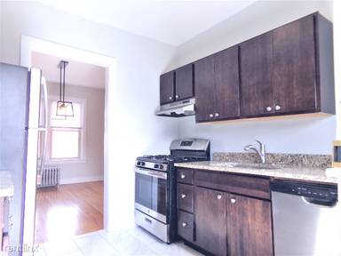 Main picture of 5044 N Wolcott Ave