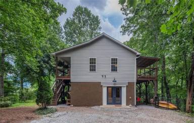 Main picture of 15 Maplewood Dr