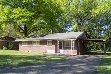 Main picture of 1106 Lombard Dr