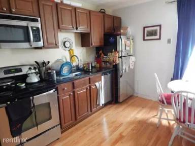 Main picture of 223 Holland St