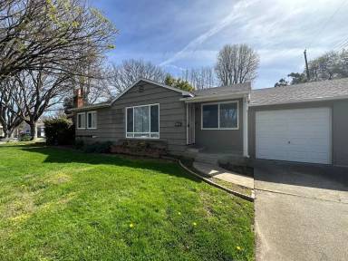 Main picture of 100 Ruth Ct