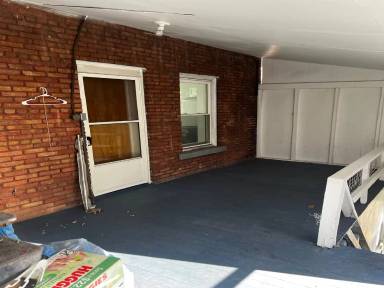 Main picture of 299 Clinton St