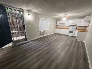 Main picture of 4466 Univ Santa Fe