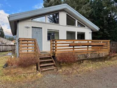 Main picture of 4925 Wren Dr