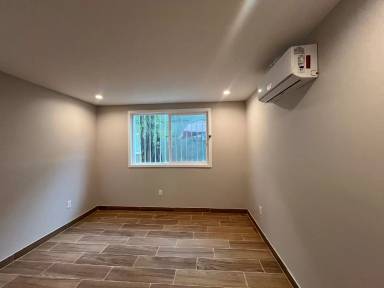 Main picture of 14921 Vanowen St