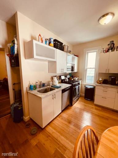 Main picture of 31 W Eagle St