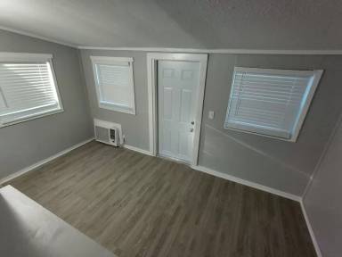 Main picture of 4611 N Hubert Ave