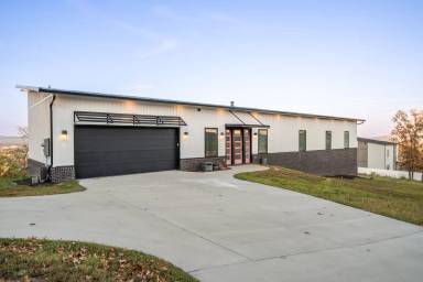 Main picture of 628 Mount Riante Rd