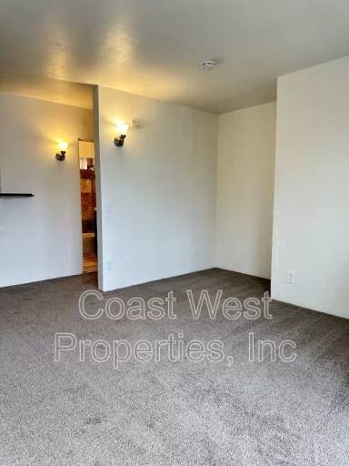 Main picture of 3292 Mission Blvd