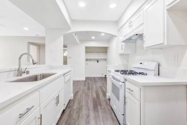 Main picture of 8182 Artesia Blvd