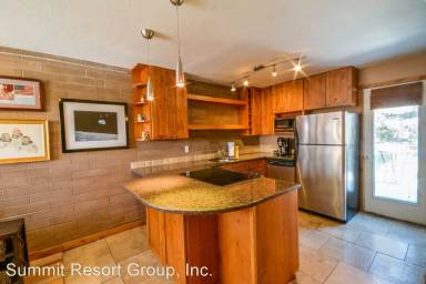 Main picture of 761 Rainbow Dr