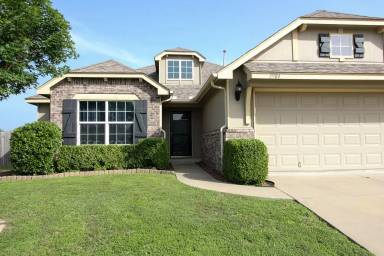 Main picture of 3904 W 104th Ct S