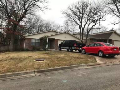 Main picture of 200 Rock Hollow Dr