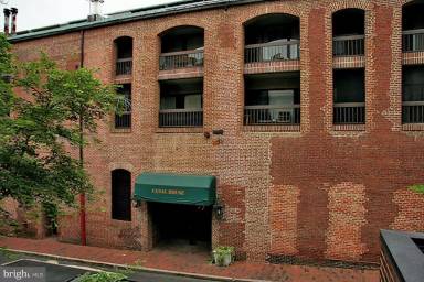 Main picture of 3225 Grace St NW