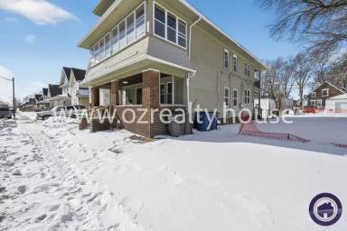 Main picture of 836 Oak St