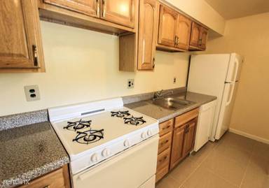 Main picture of 1365 North Ave