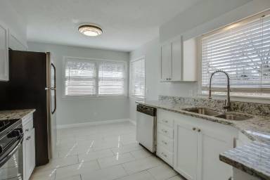 Main picture of 3117 44th St