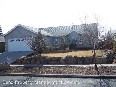 Main picture of 3324 NE Hoona Dr