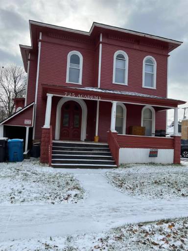 Main picture of 725 Academy St