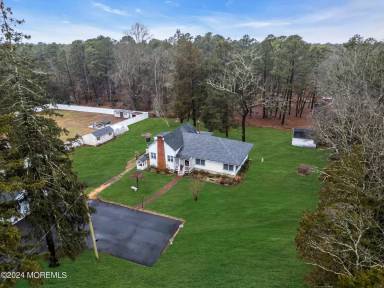 Main picture of 714 Cassville Rd