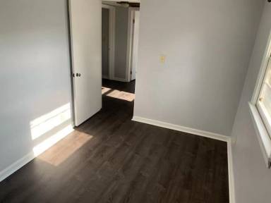 Main picture of 165 Rambleside Dr
