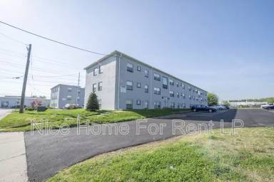 Main picture of 910 Gateway Blvd