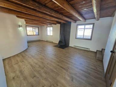 Main picture of 121 Fiesta St