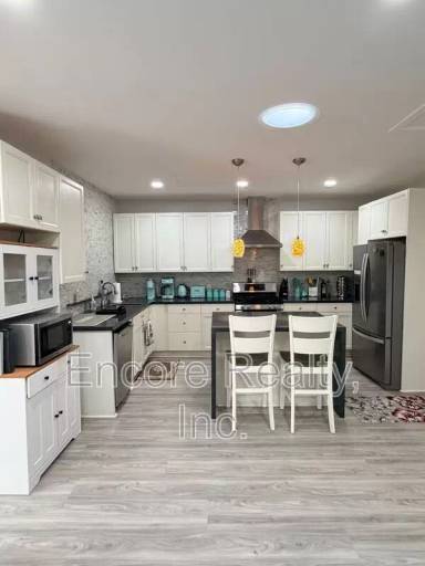 Main picture of 10628 Louisa Dr