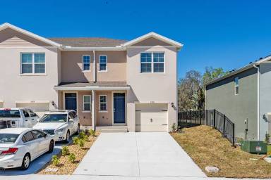 Main picture of 2396 Penguin Blvd